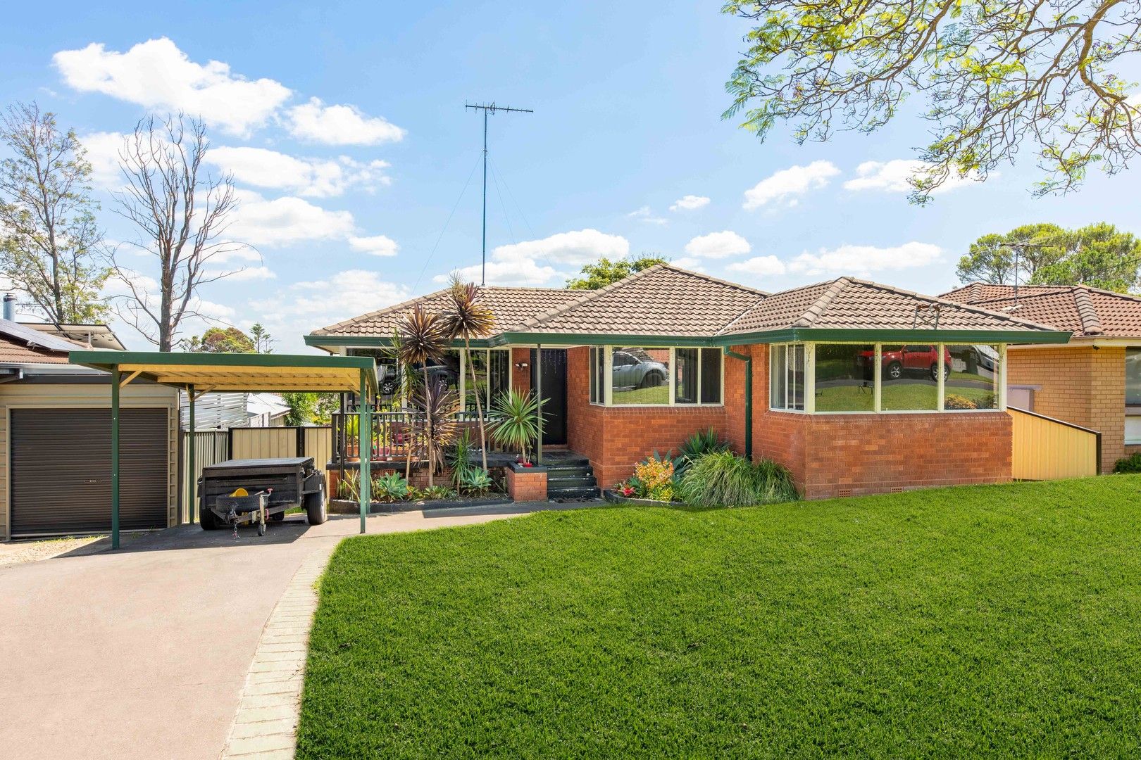 3 bedrooms House in 15 Turimetta Avenue LEUMEAH NSW, 2560