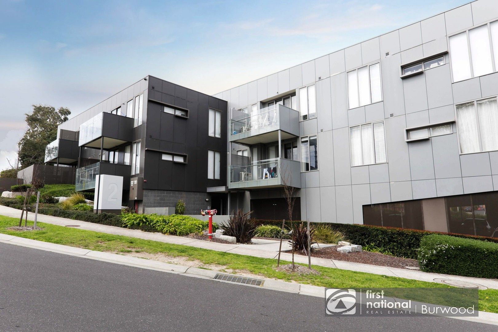 1 bedrooms Apartment / Unit / Flat in 103/2 Yarra Bing Crescent BURWOOD VIC, 3125