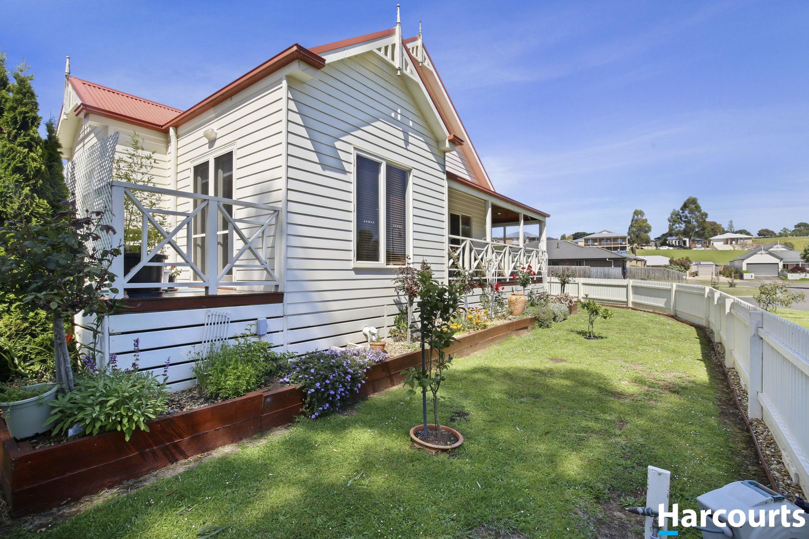 8 Floraston Drive, Leongatha VIC 3953, Image 2