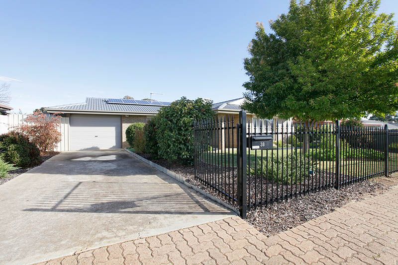 38 Uley Road, Craigmore SA 5114, Image 1