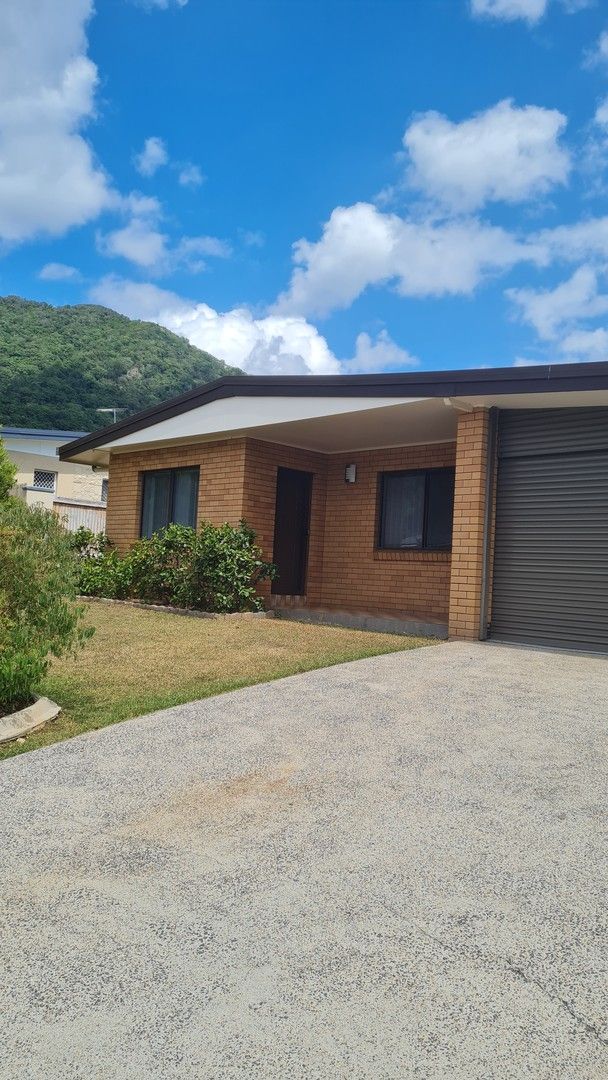 3 bedrooms House in 4 Hadrian Avenue MOOROOBOOL QLD, 4870