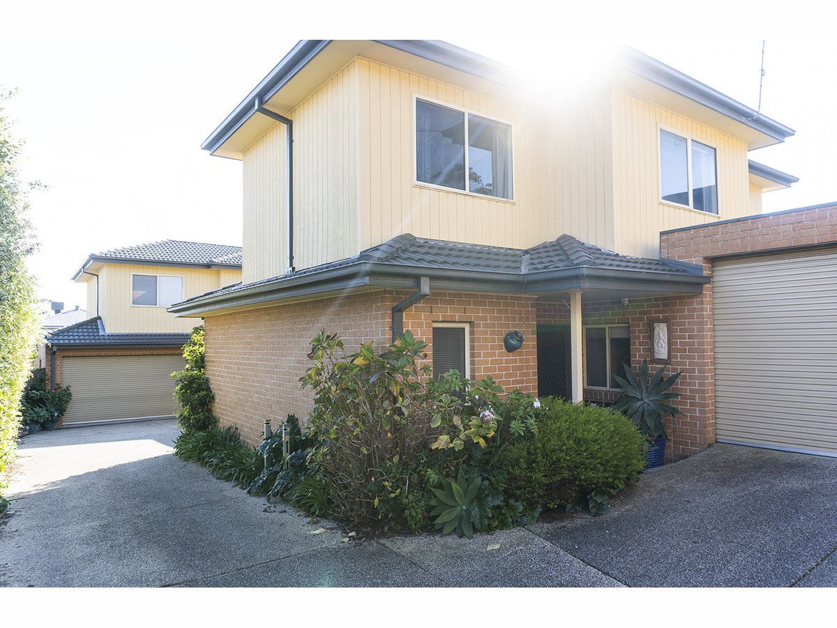 3 bedrooms Townhouse in 2/18 James Street DROMANA VIC, 3936
