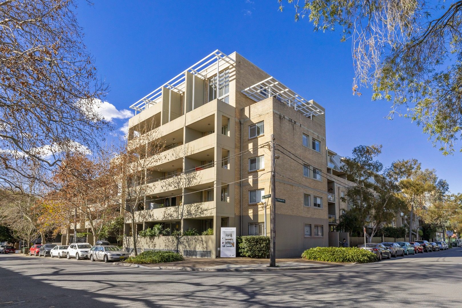 2 bedrooms Apartment / Unit / Flat in 17/4 Gillespie Avenue ALEXANDRIA NSW, 2015