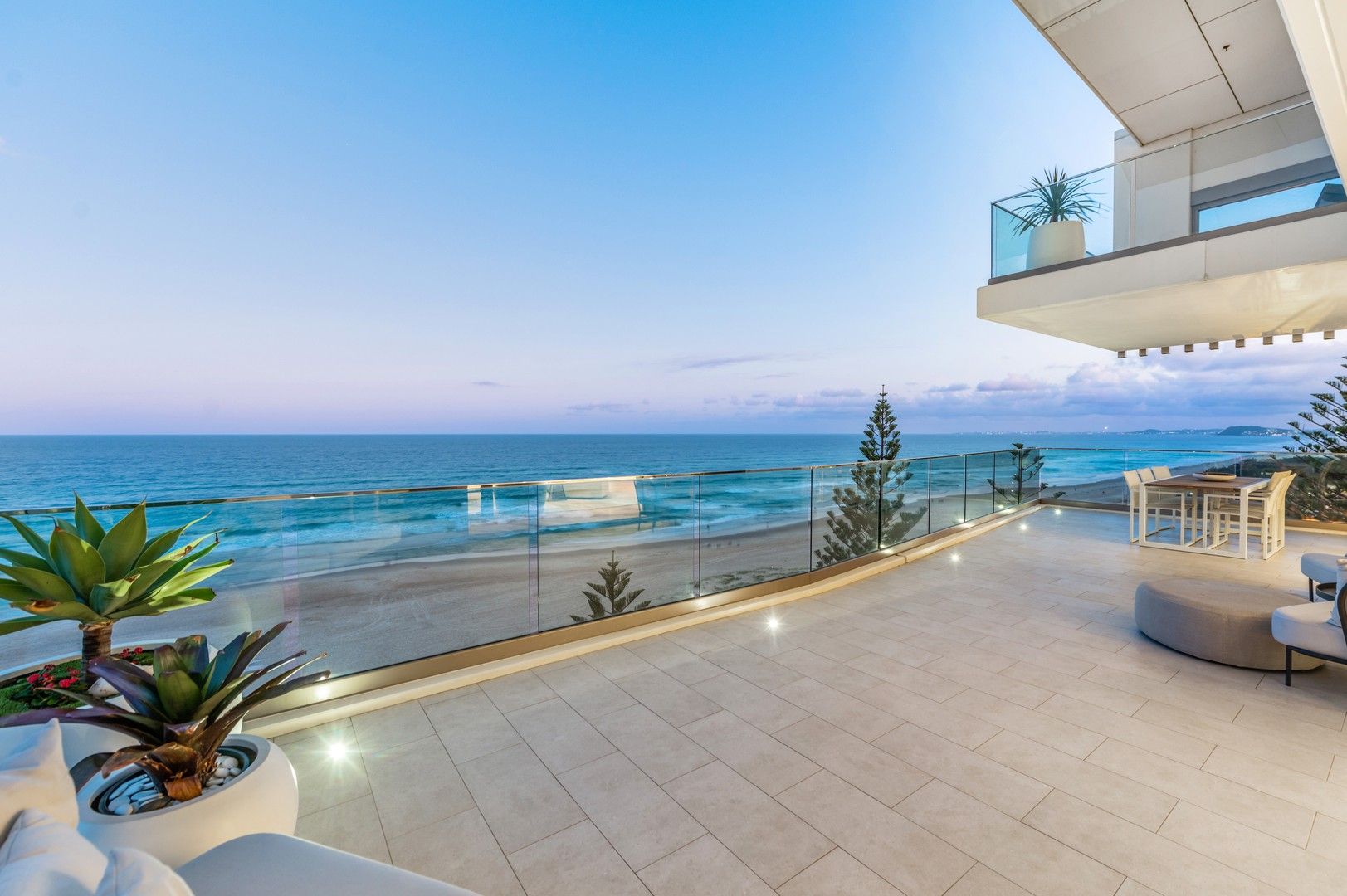 7/19 Broadbeach Boulevard, Broadbeach QLD 4218, Image 2