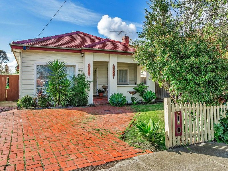 182 Melville Road, Pascoe Vale South Property History & Address