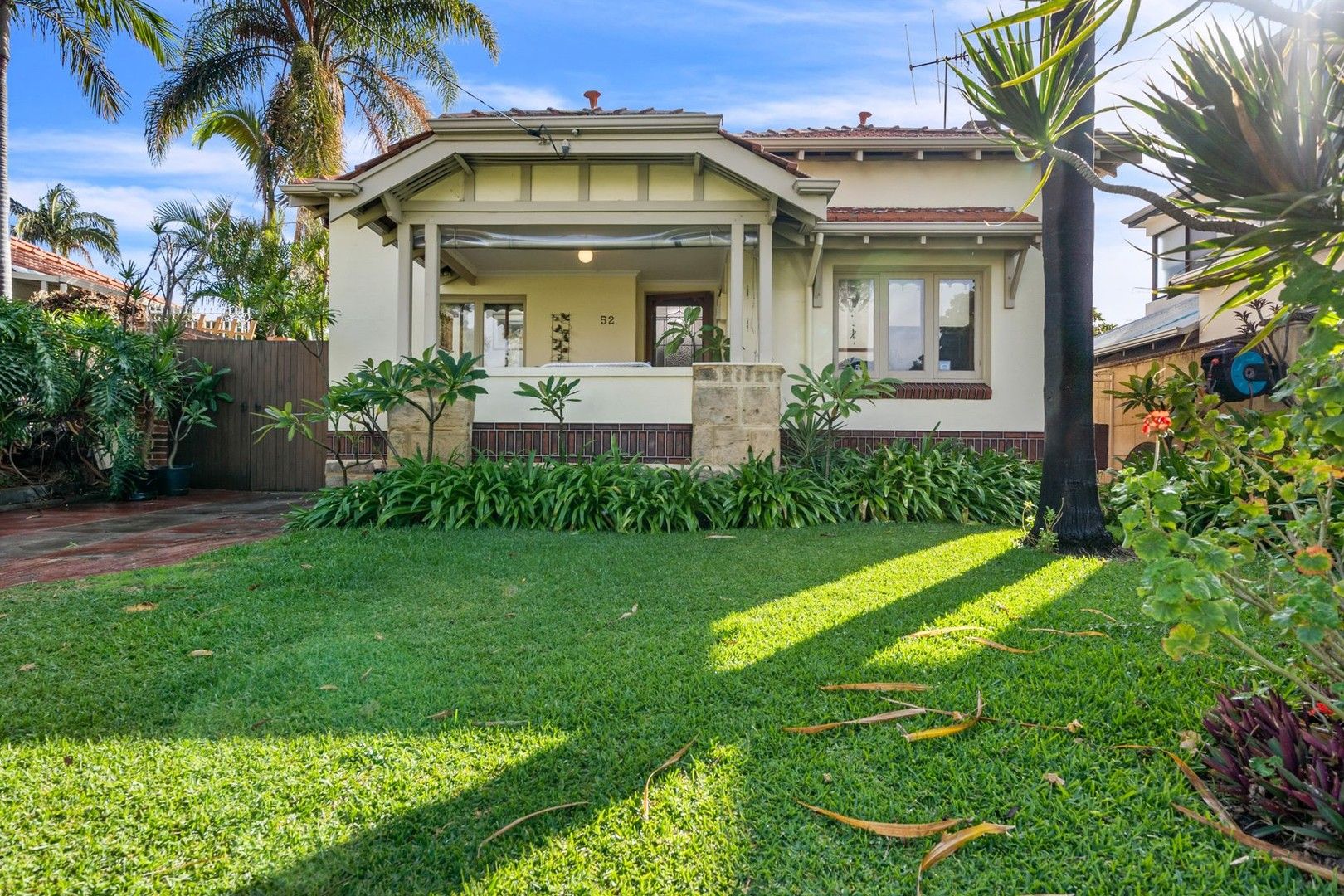 4 bedrooms House in 52 Blackford Street MOUNT HAWTHORN WA, 6016