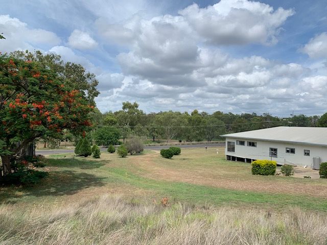 74 William Street, Springsure QLD 4722, Image 2