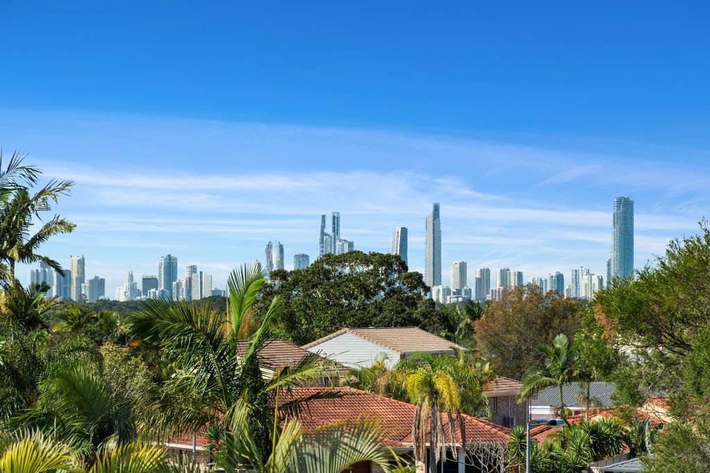 5 Merridown Drive, Merrimac Property History & Address Research Domain