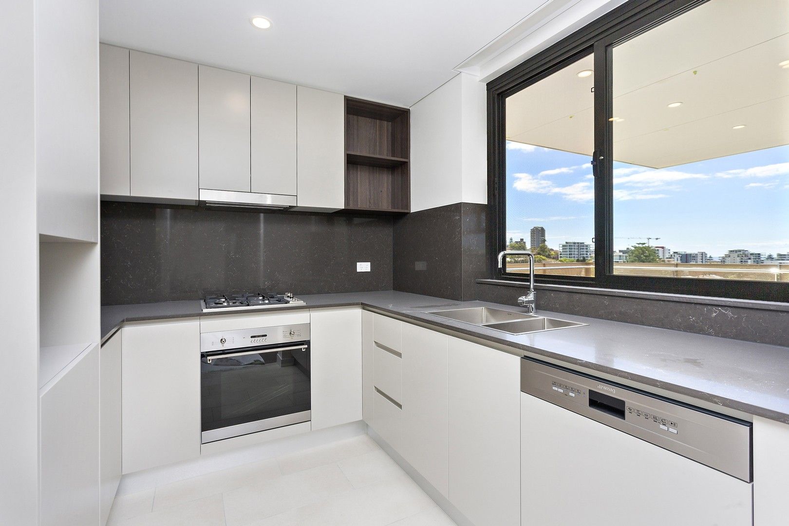 402/67 Flinders Street, Wollongong NSW 2500, Image 0