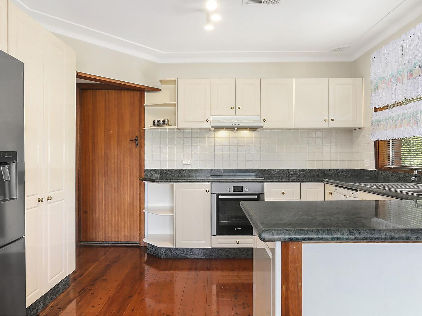 2 Oatley Place, Padstow Heights NSW 2211, Image 2