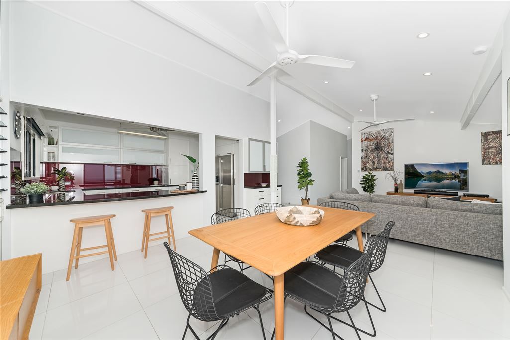 1 Hampton Court, Castle Hill QLD 4810, Image 2