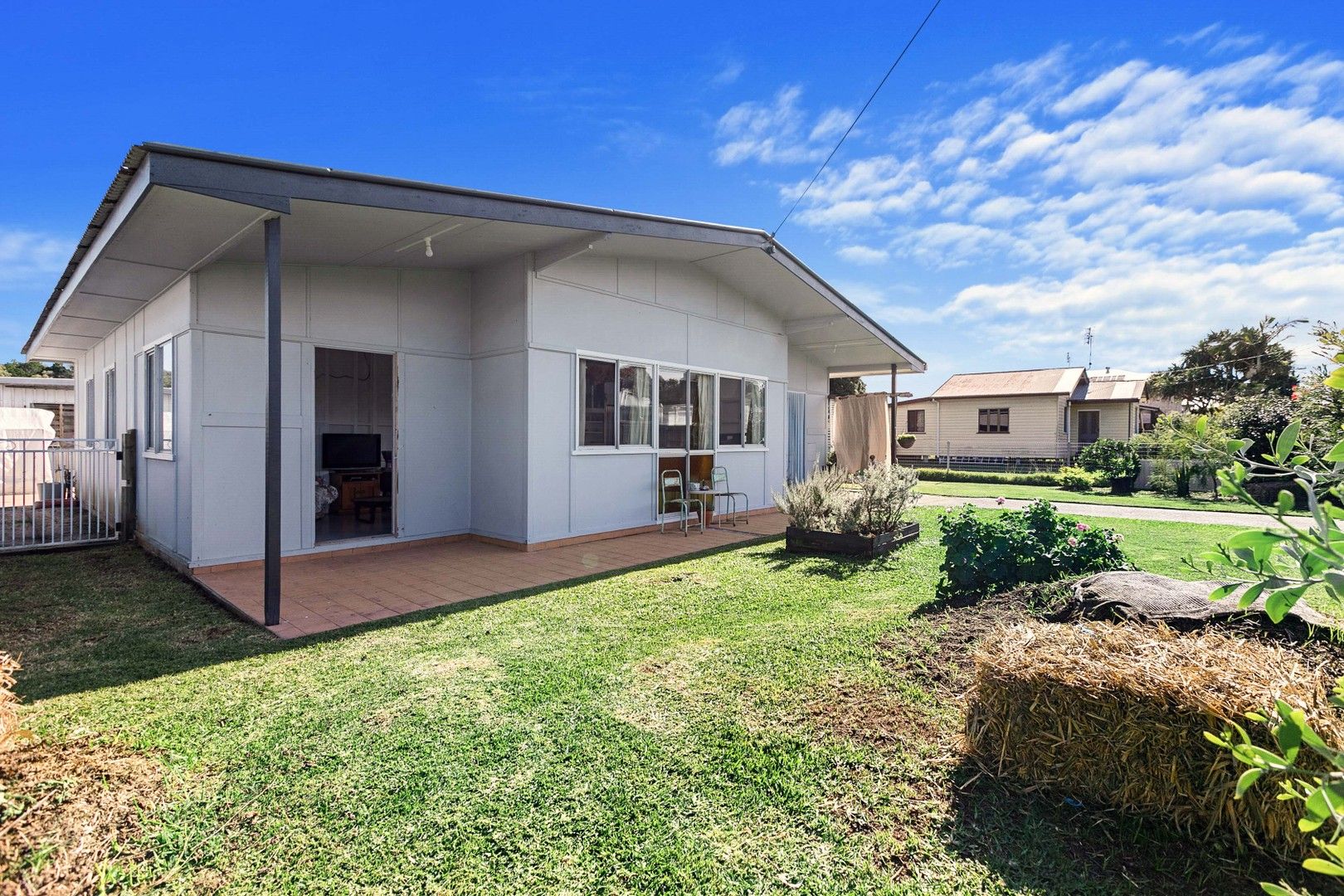 9 Smith Street, Urangan QLD 4655, Image 0