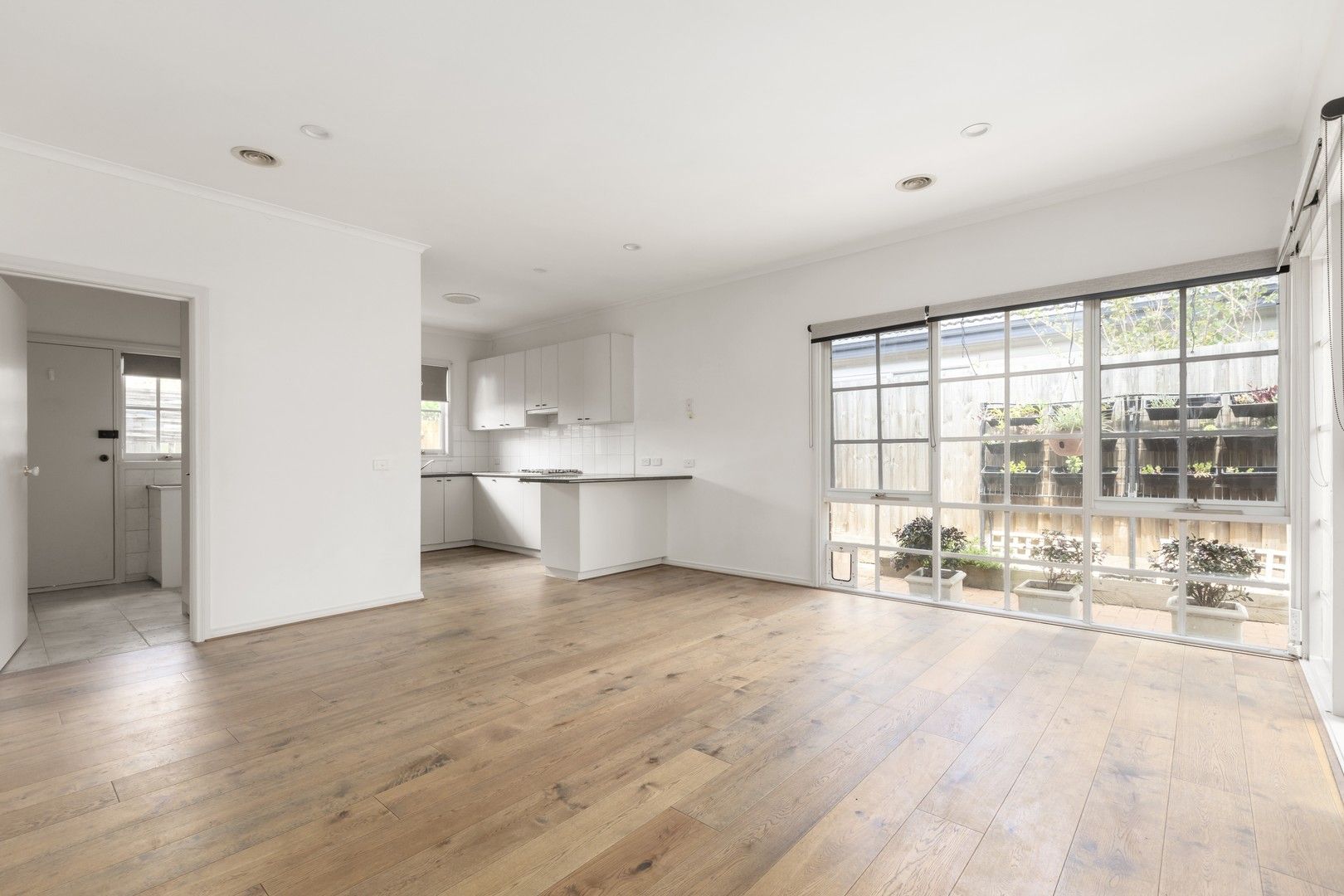 3 bedrooms Apartment / Unit / Flat in 7A McLaurin Rd CARNEGIE VIC, 3163