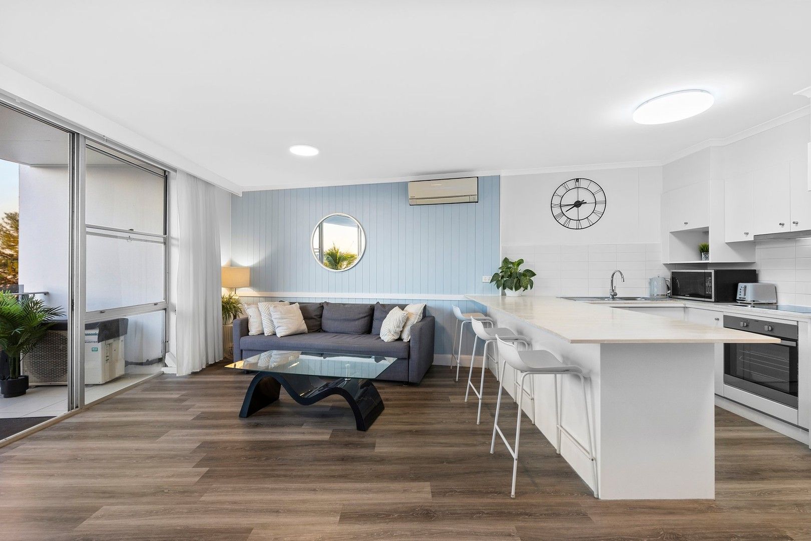 1 bedrooms Apartment / Unit / Flat in 52/40 Watson Esplanade SURFERS PARADISE QLD, 4217
