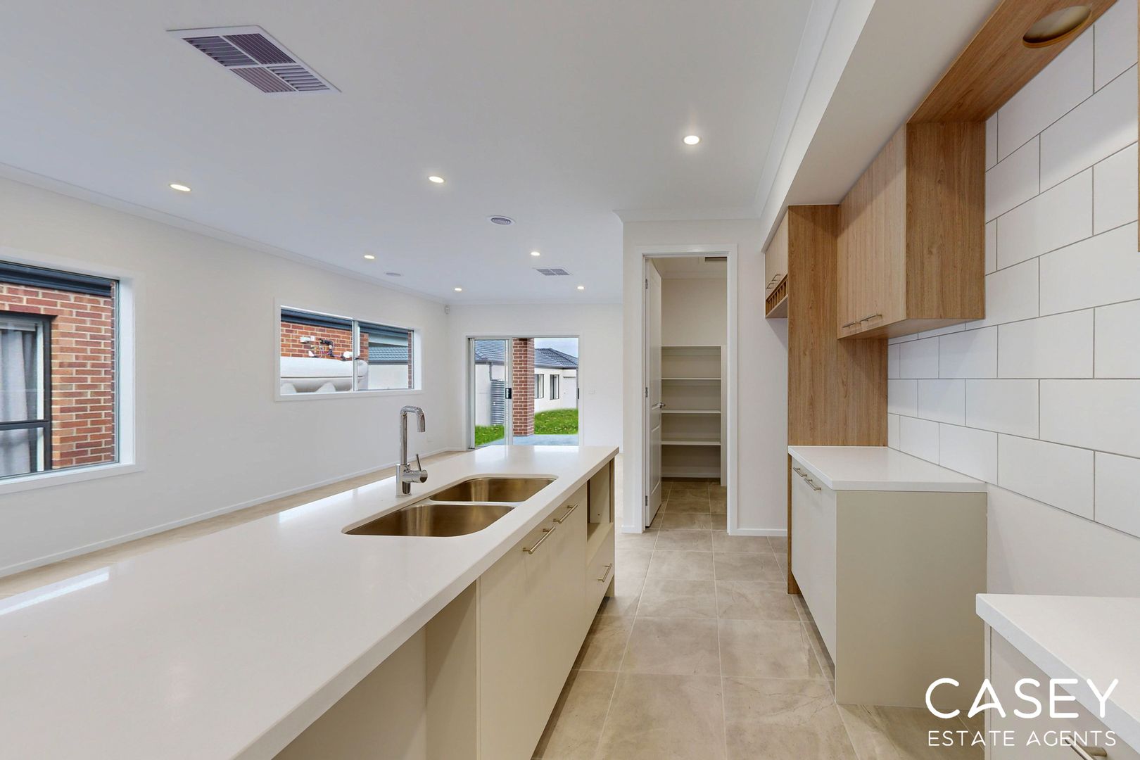 35 Heart Loop, Clyde North VIC 3978, Image 1