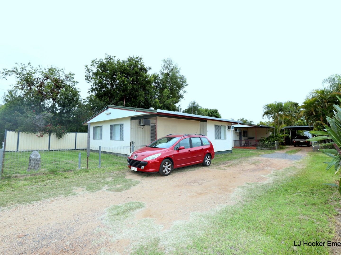 4 bedrooms House in 31 Church Lane EMERALD QLD, 4720