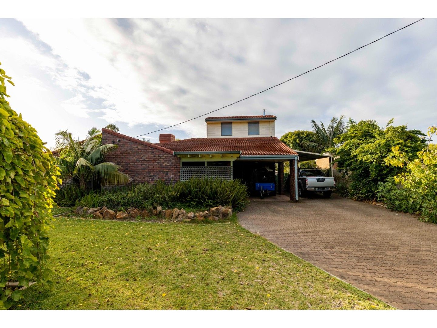 5 bedrooms House in 20 George Way BROADWATER WA, 6280