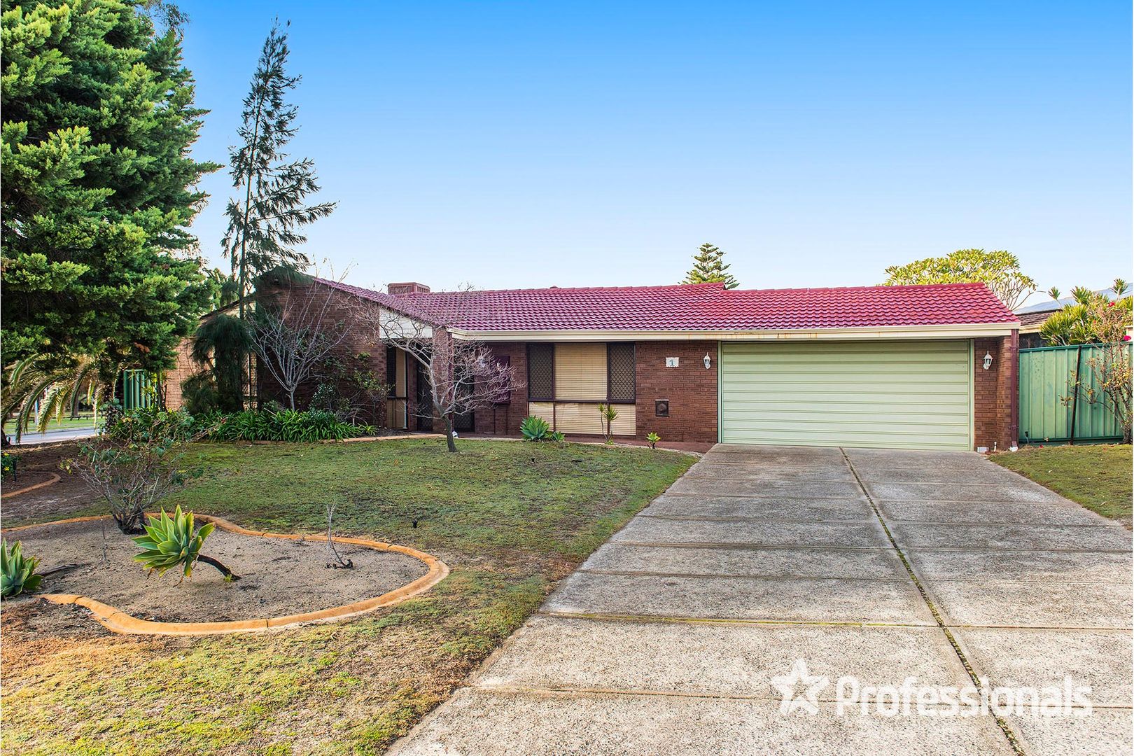 1 Rosebury Avenue, Alexander Heights WA 6064, Image 1