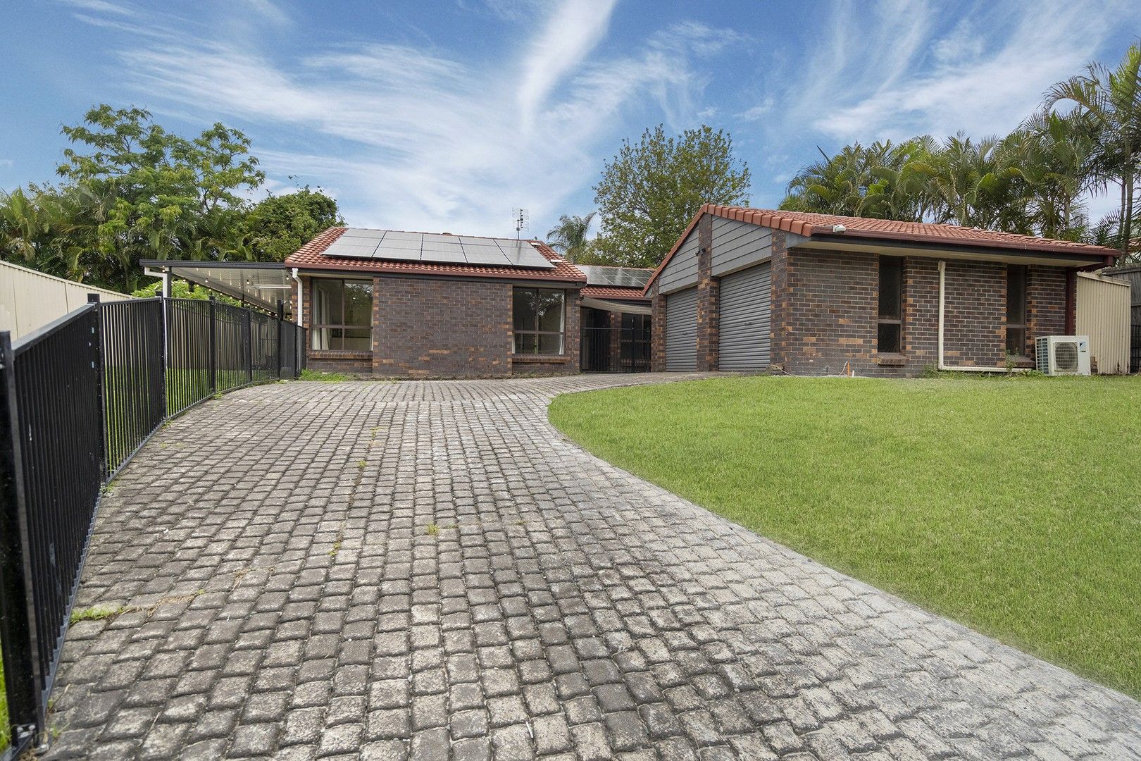 4 bedrooms House in 9 Studio Drive OXENFORD QLD, 4210