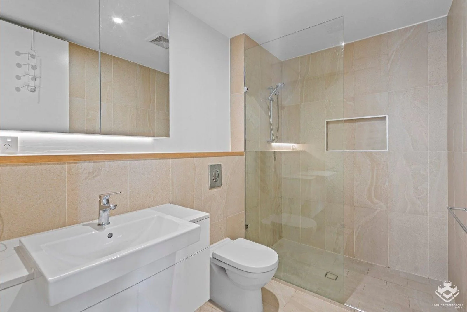 Additional image 5 of ID:21153624/191 Clarence Road, Indooroopilly QLD 4068