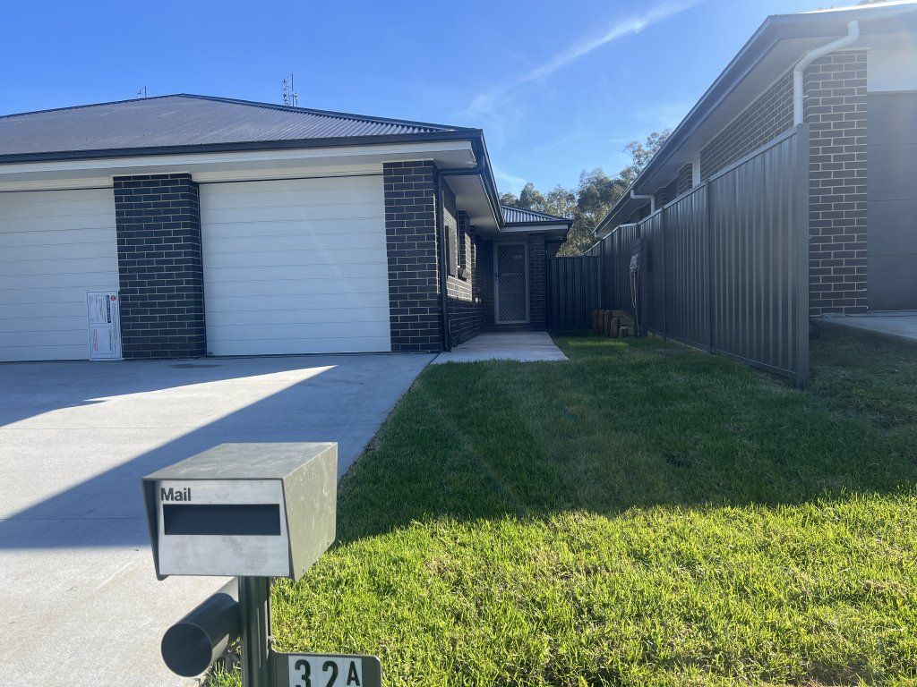 2 bedrooms House in 32A ROYSTON STREET FARLEY NSW, 2320