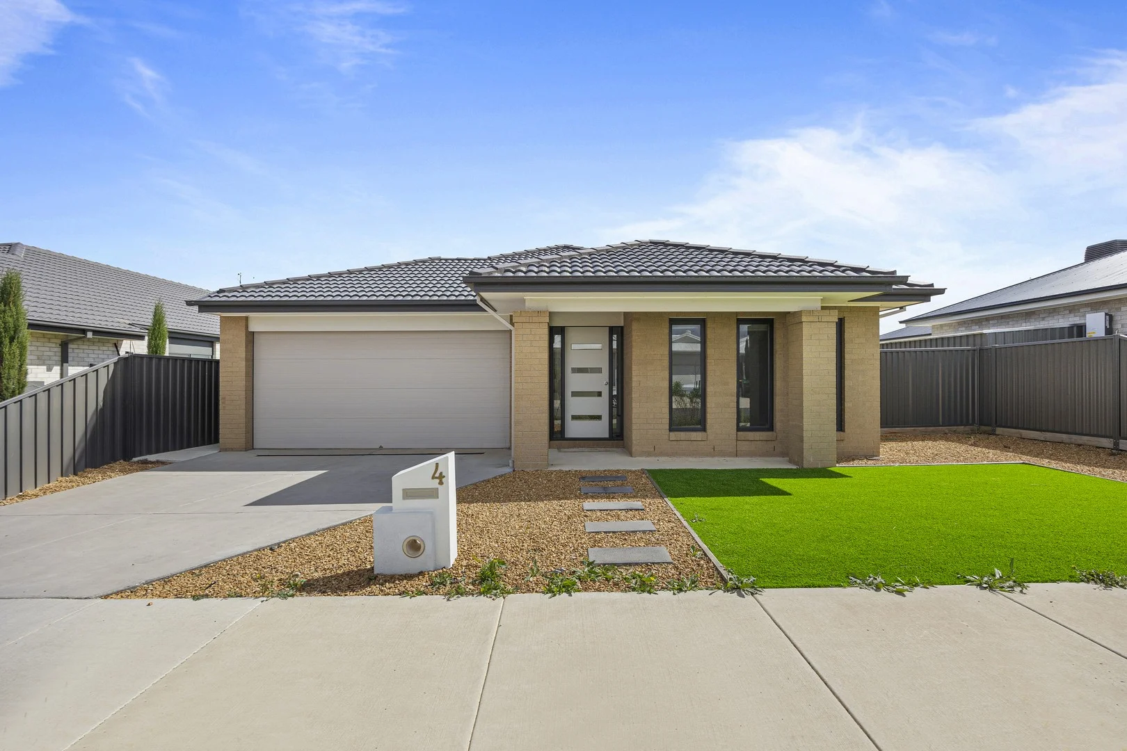 4 Pernonie Street, Lucas VIC 3350