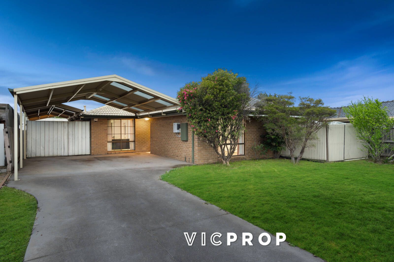 3 bedrooms House in 12 Goodwin Close HOPPERS CROSSING VIC, 3029