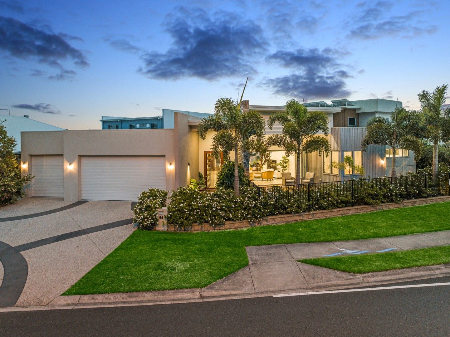 5 bedrooms House in 64 Spinnaker Boulevard NEWPORT QLD, 4020
