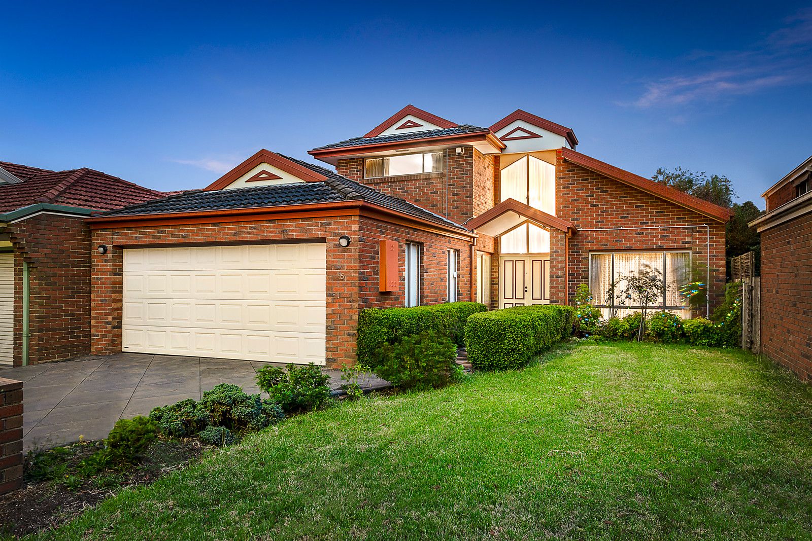 15 Bowen Crescent, Burwood East VIC 3151, Image 0