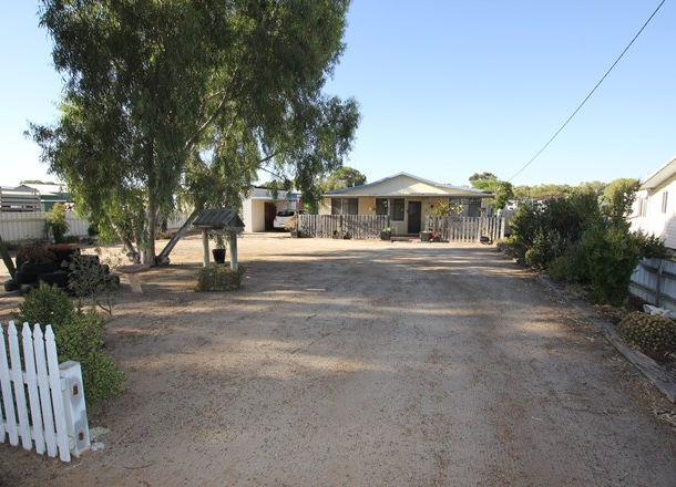 8 Hay Street, Merredin WA 6415