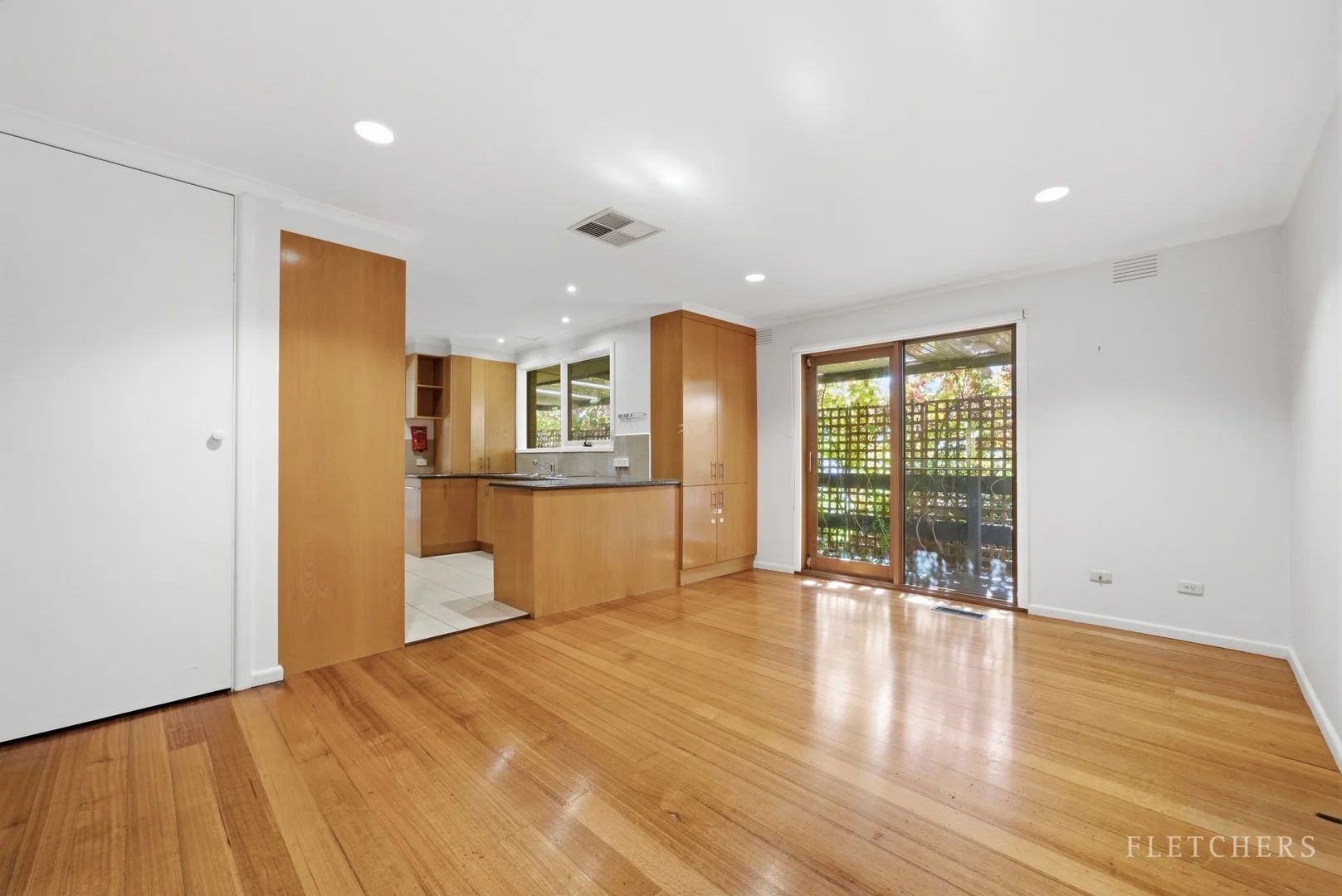 Primary image of 33 Landau Dr, Warranwood VIC 3134