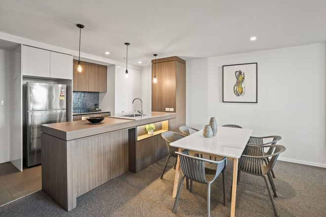 11/31 Queensland Avenue Broadbeach 4218 - Image 4