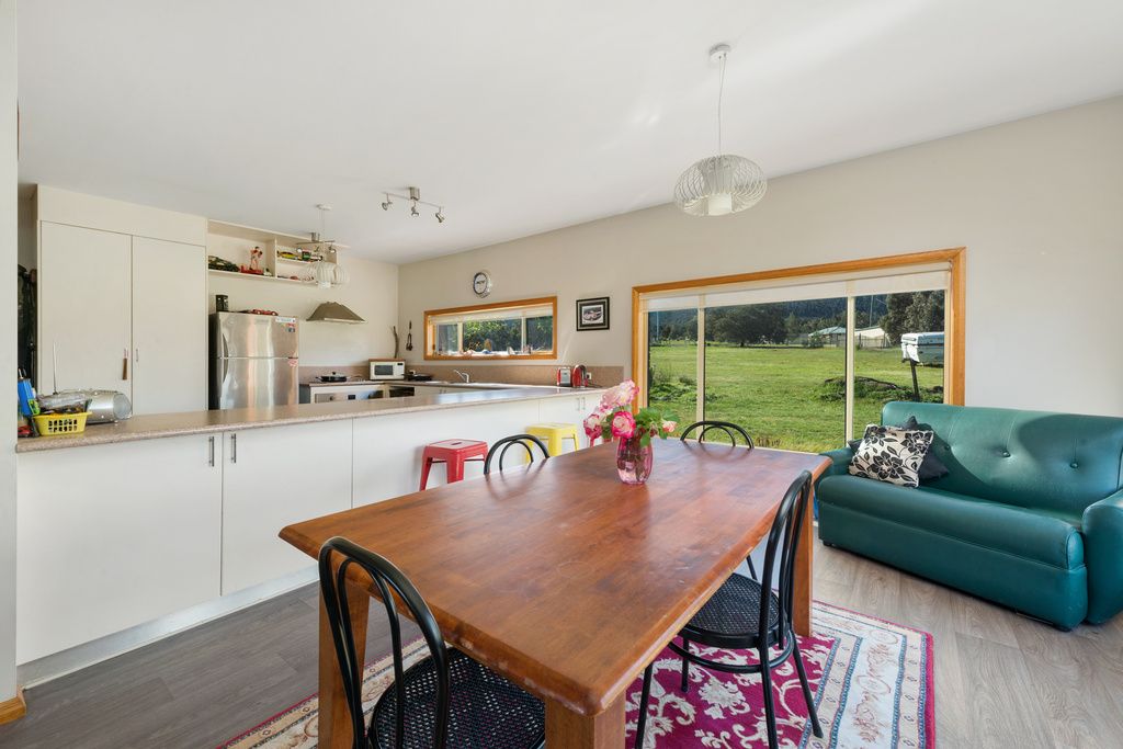 10 Narcissus Avenue, Dromedary TAS 7030, Image 2