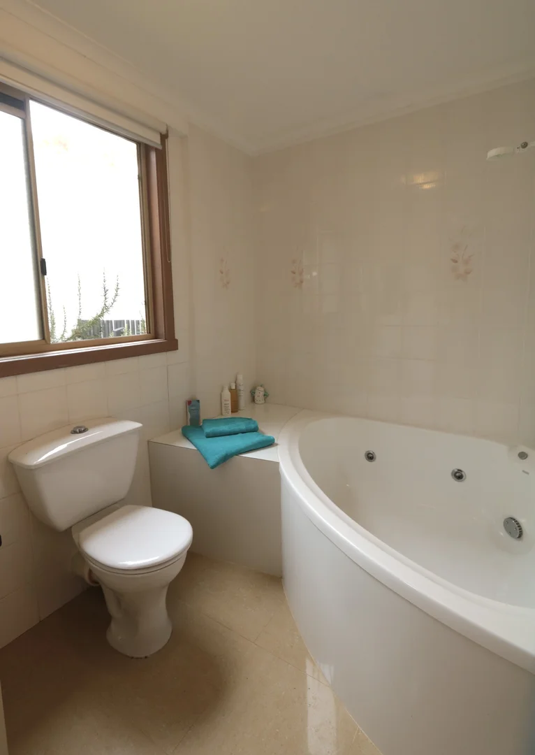 Additional image 31 of Cowes VIC 3922