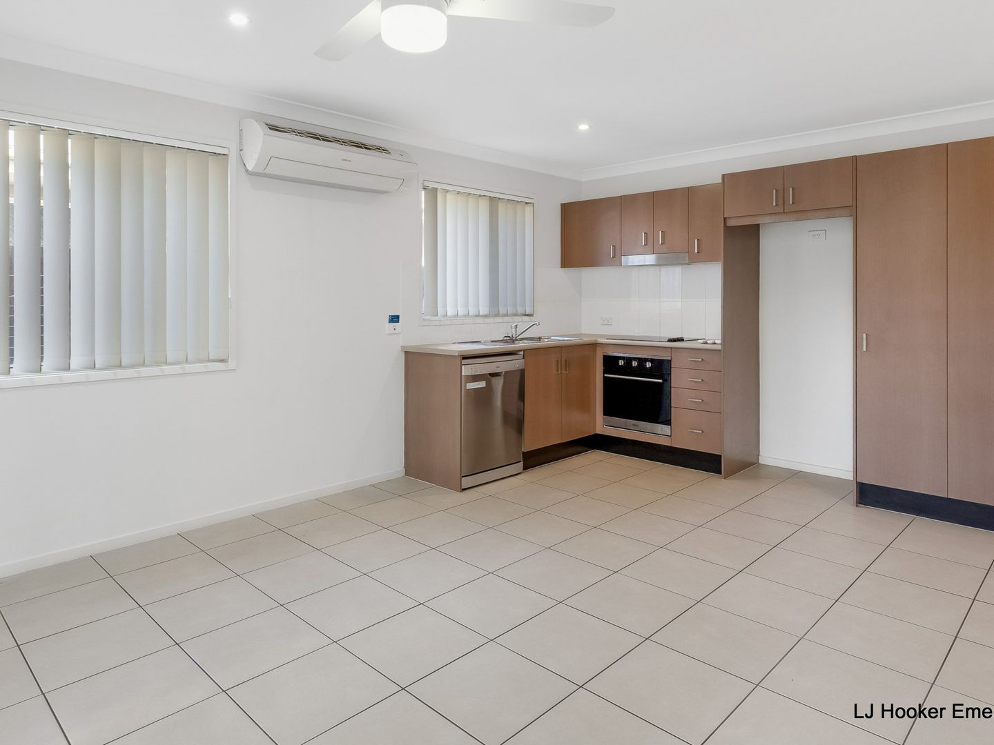 39/6 Sullivan Street, Emerald QLD 4720, Image 2