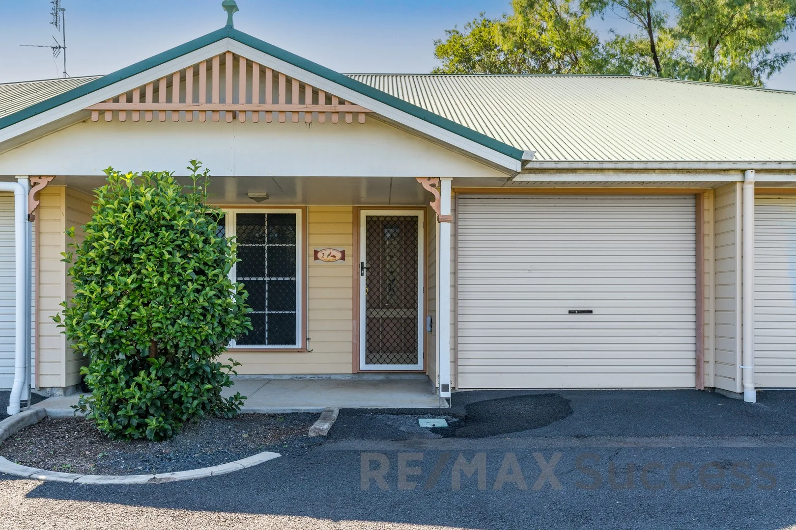 Primary image of 2/9 Hirst Street, Greenmount QLD 4359