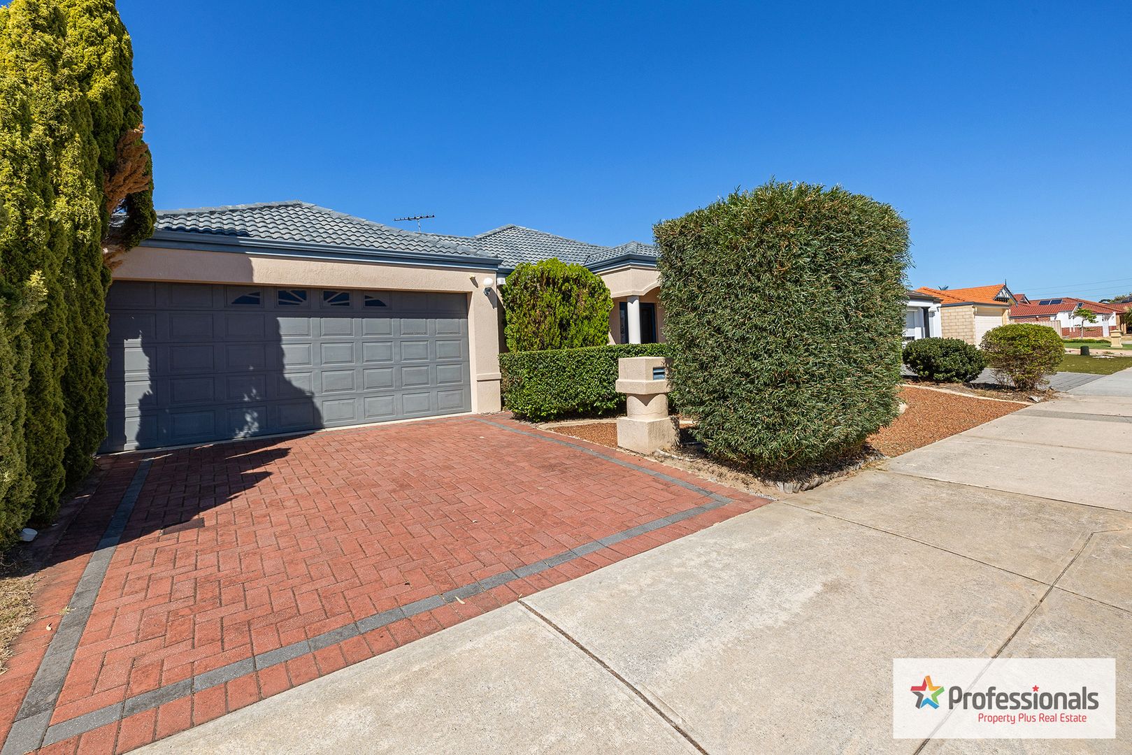 4 Greenland Boulevard, Canning Vale WA 6155, Image 2