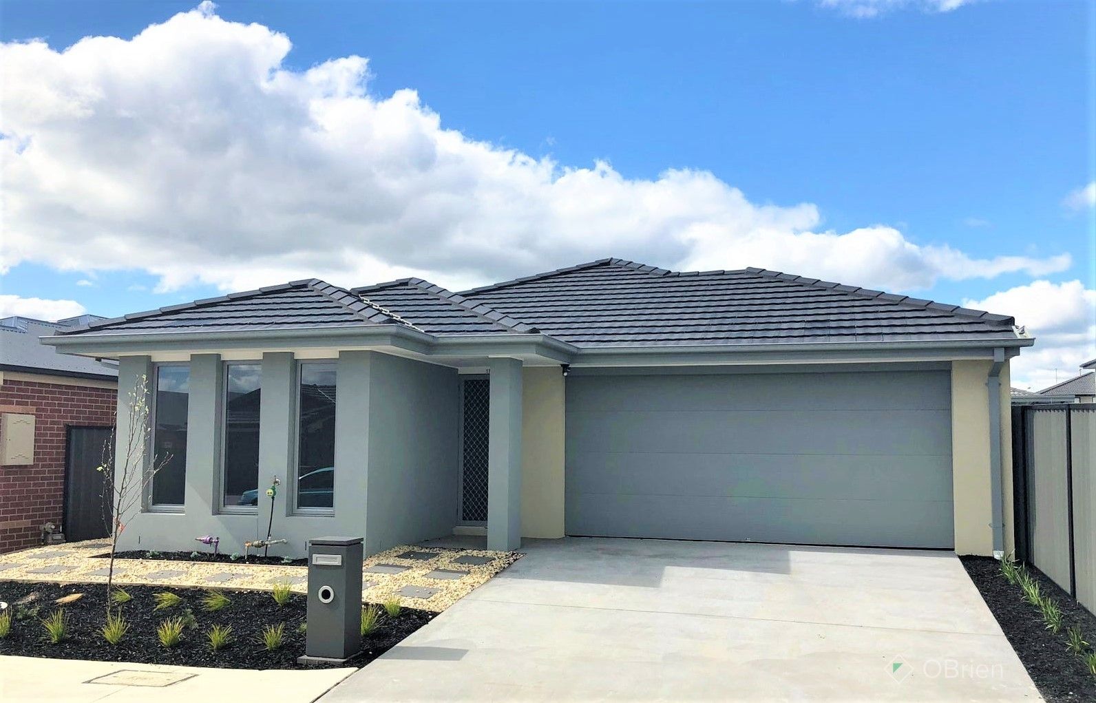 3 bedrooms House in 17 Naso Place CLYDE NORTH VIC, 3978