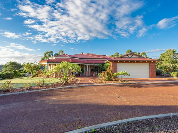 33 Logue Road, Harvey WA 6220