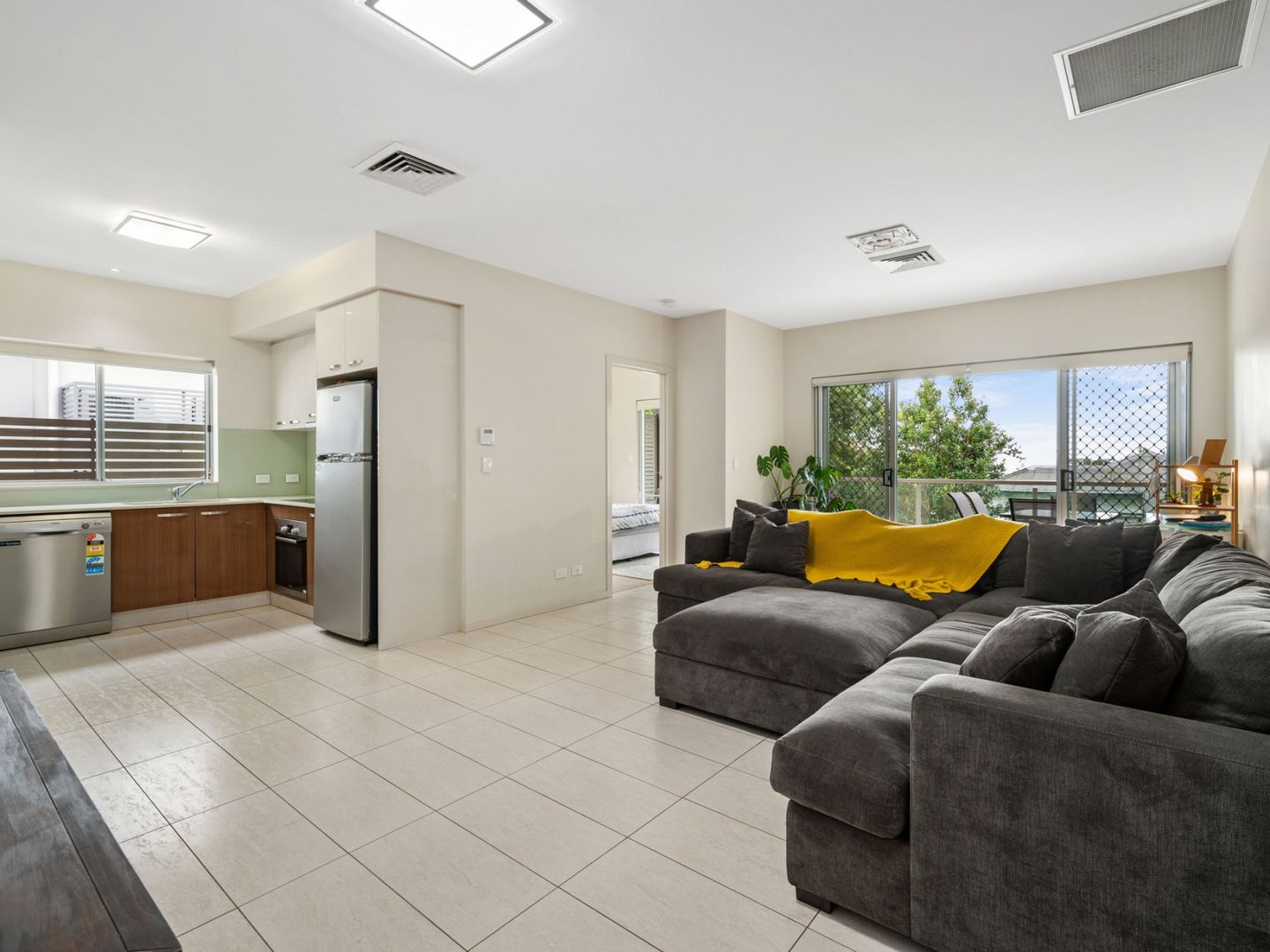 2/9 Zenith Avenue, Chermside QLD 4032, Image 1