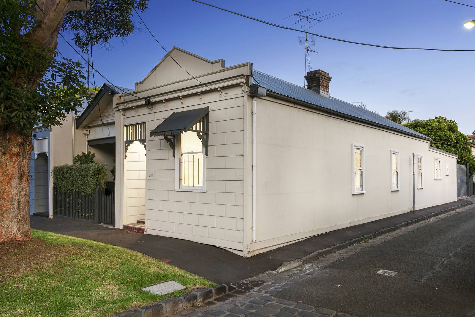 Property Report For 101 Bank Street South Melbourne Vic 3205