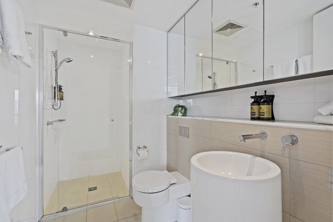 22007/21 Elizabeth Avenue Broadbeach 4218 - Image 3