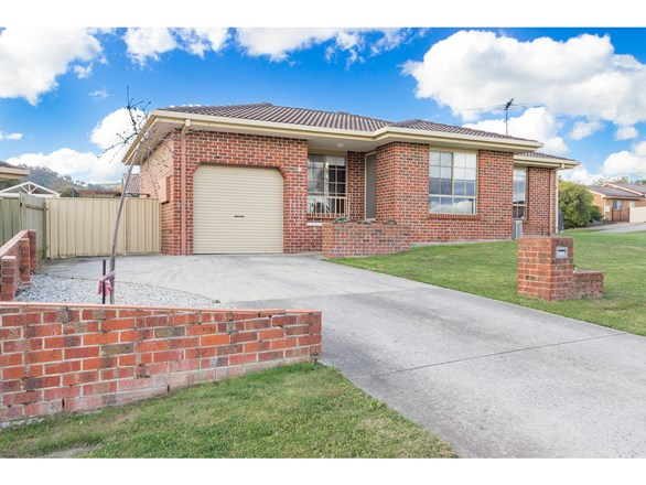 1/11 Mitta Grove, Lavington NSW 2641