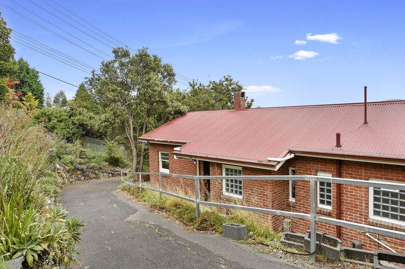 3 bedrooms House in 17 Benjafield Terrace MOUNT STUART TAS, 7000