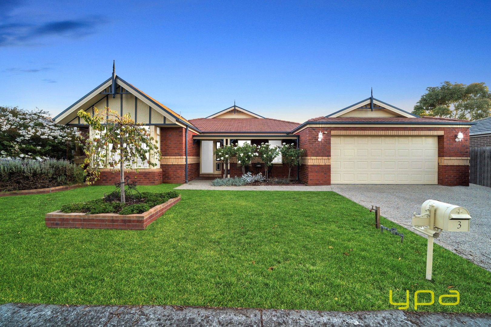 3 Dunferline Crescent, Cranbourne VIC 3977, Image 1