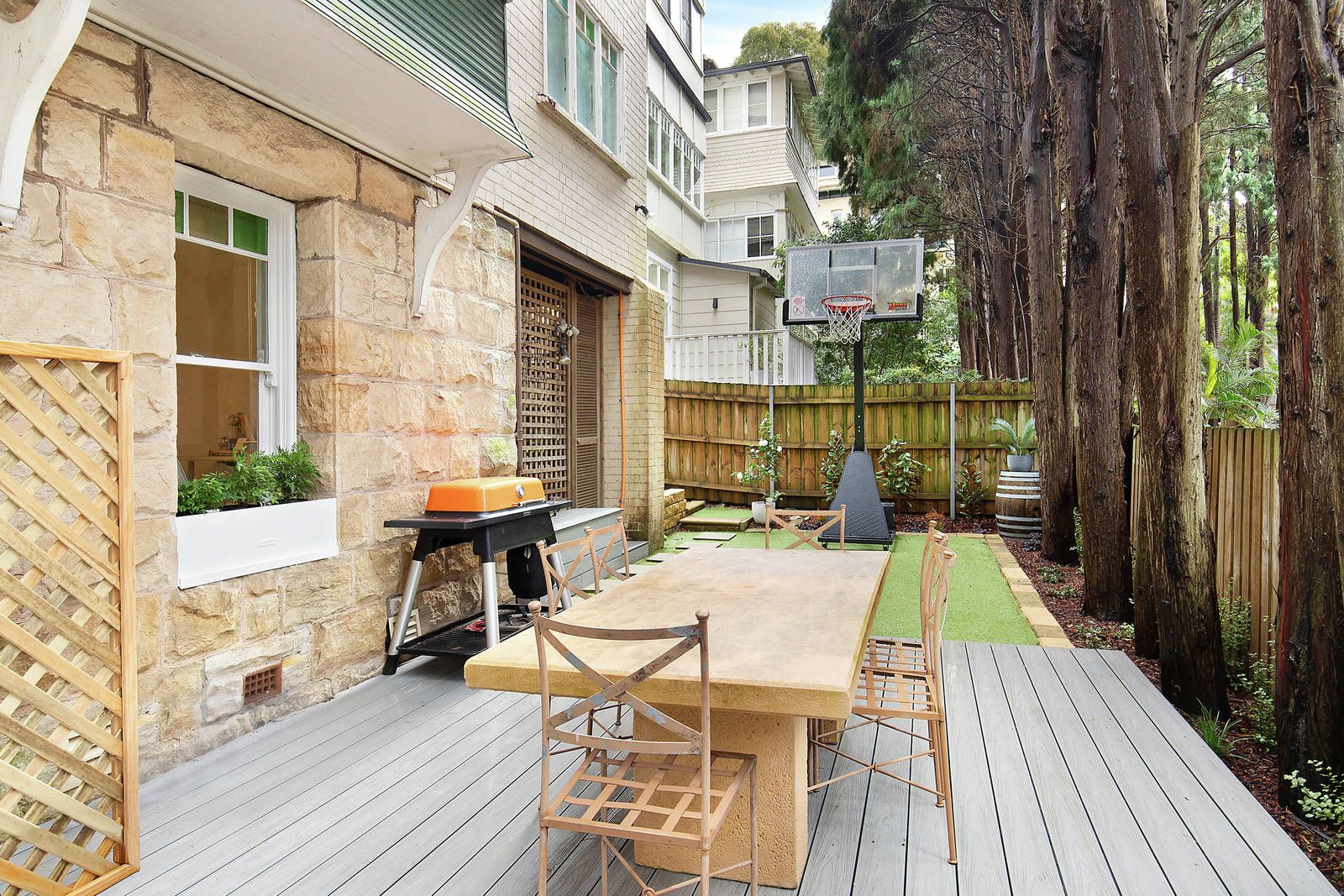 2 bedrooms Apartment / Unit / Flat in 9/21 Murdoch Street CREMORNE NSW, 2090