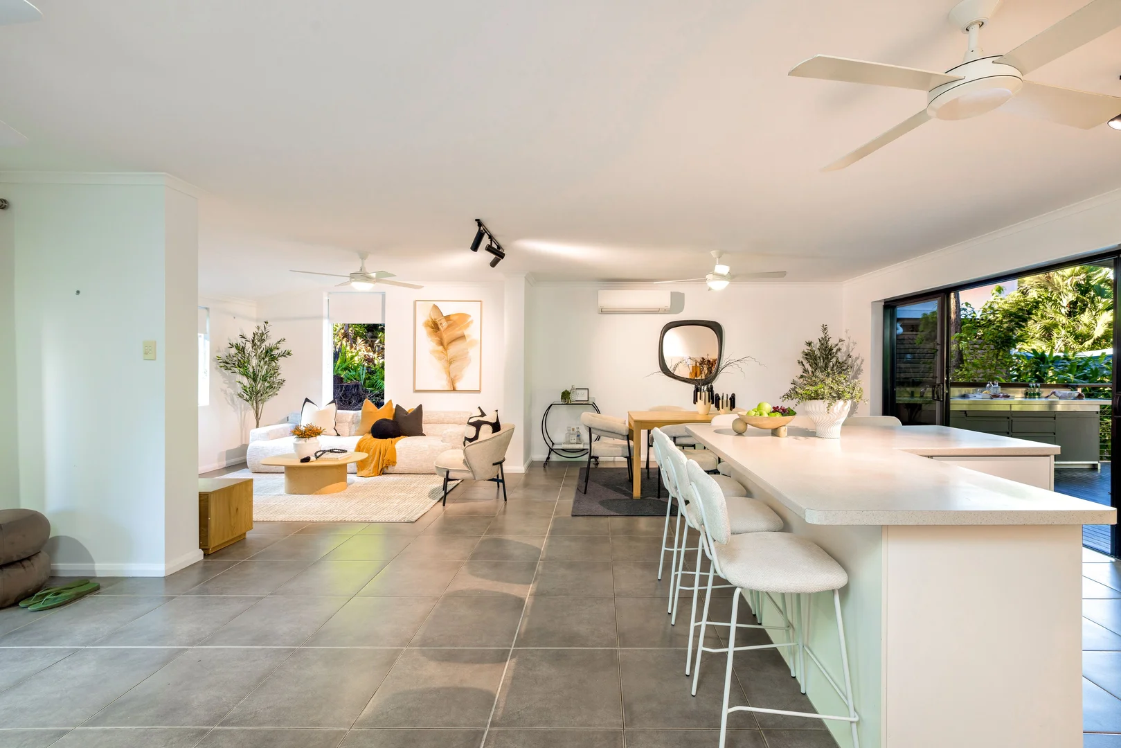 Additional image 3 of 129 Hillview Crescent, Whitfield QLD 4870