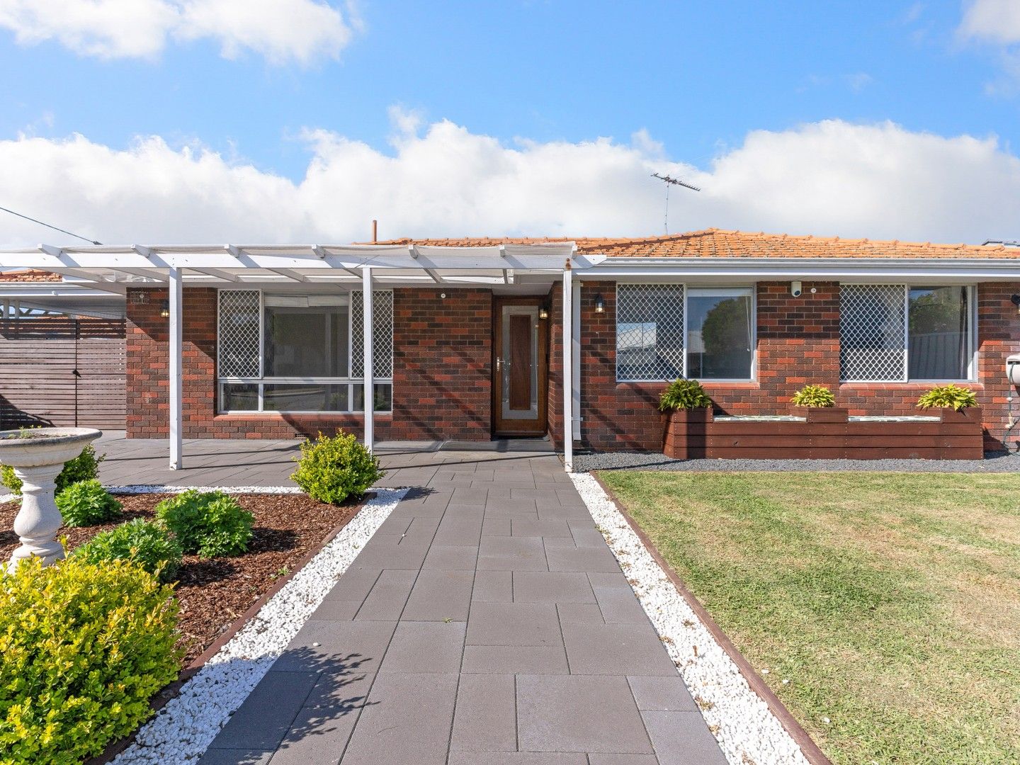 3 bedrooms House in 8 Tooting Street BECKENHAM WA, 6107