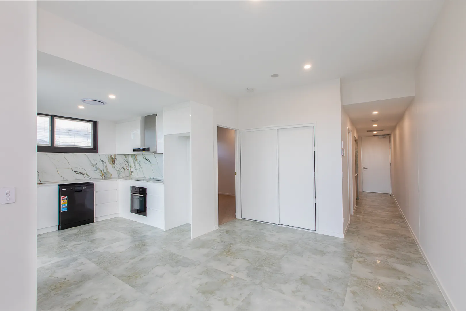 Blue Chip Location, Luxury Inner City Living - View 4