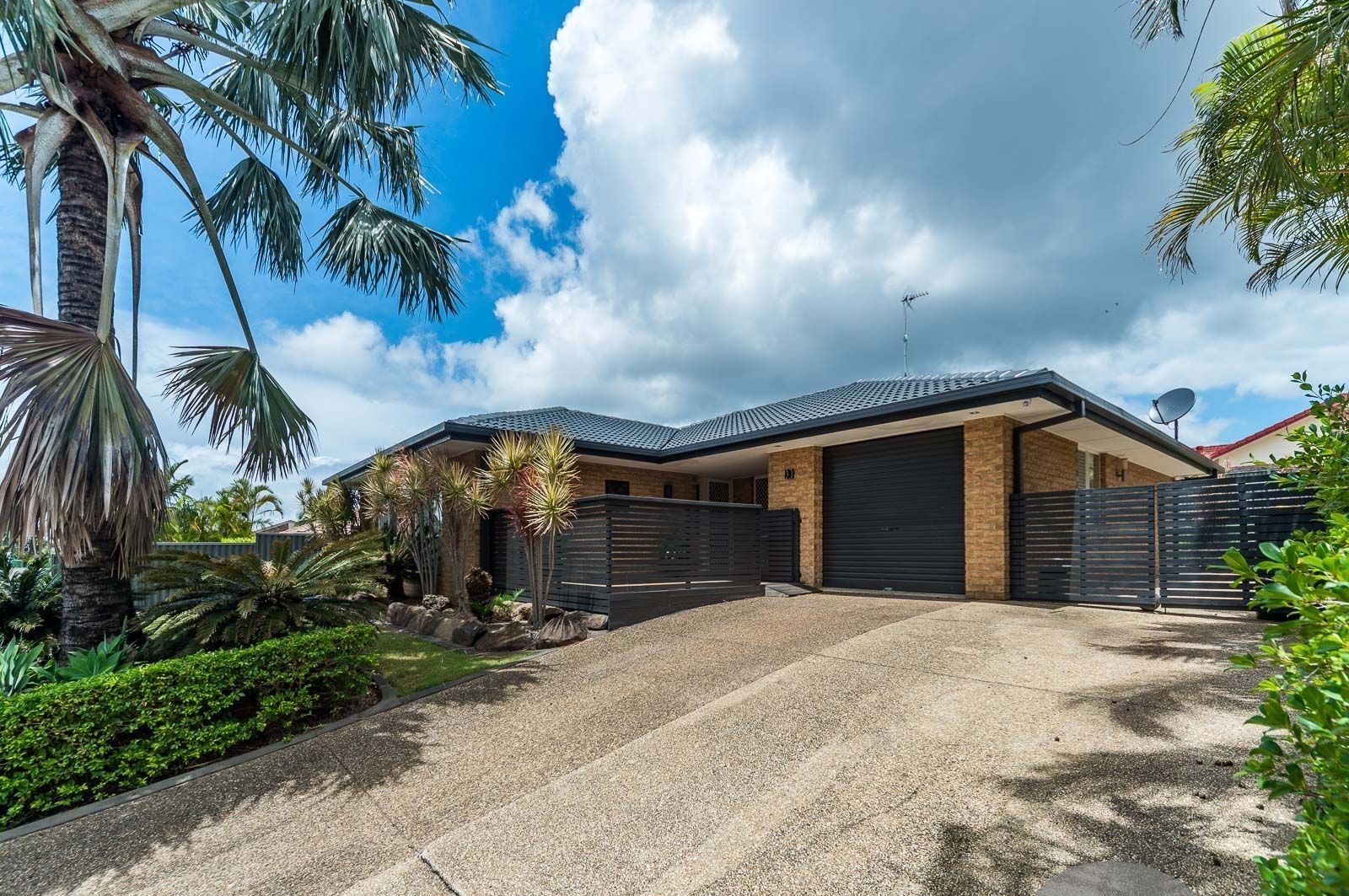 31 Open Drive, Arundel QLD 4214 House For Rent 850 Domain